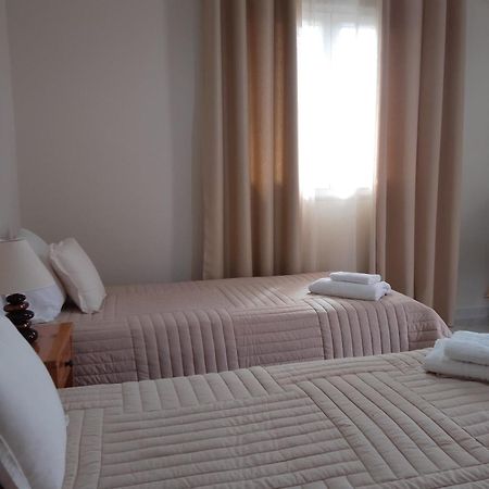 Vicky'S Guesthouse Kavos Bagian luar foto