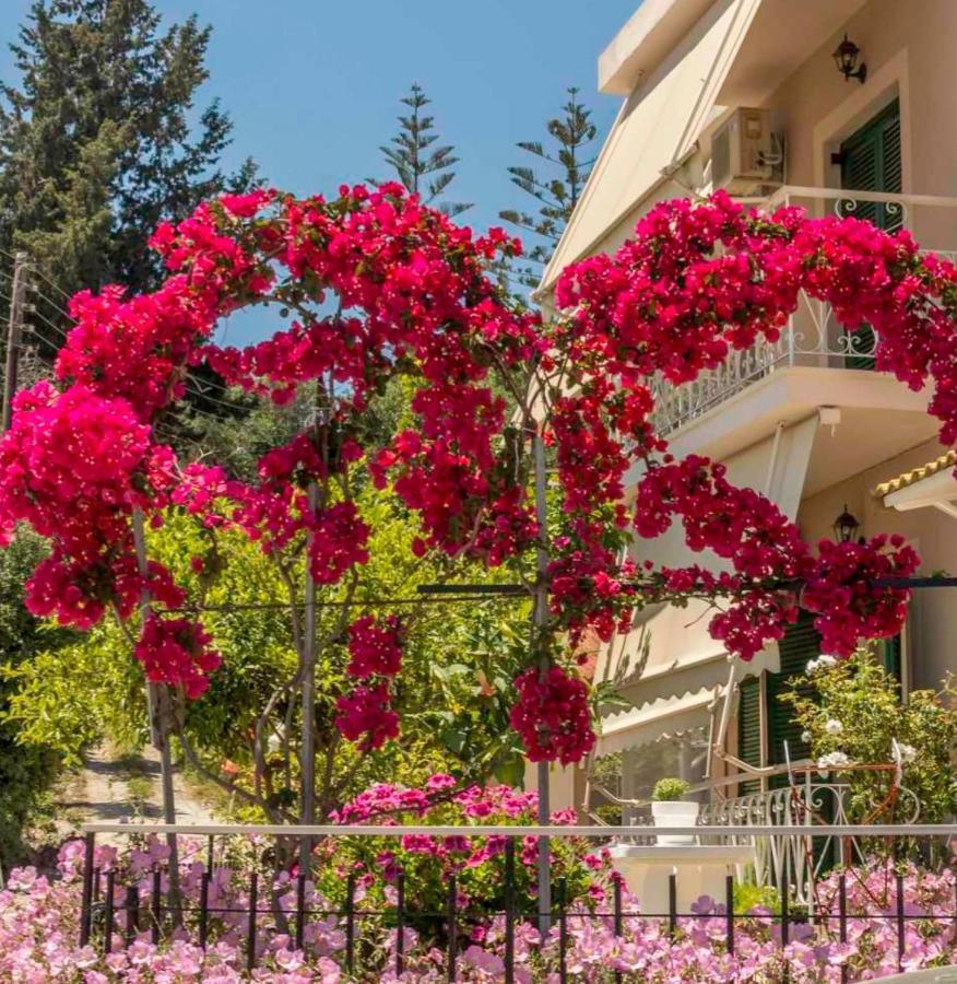 Vicky'S Guesthouse Kavos Bagian luar foto