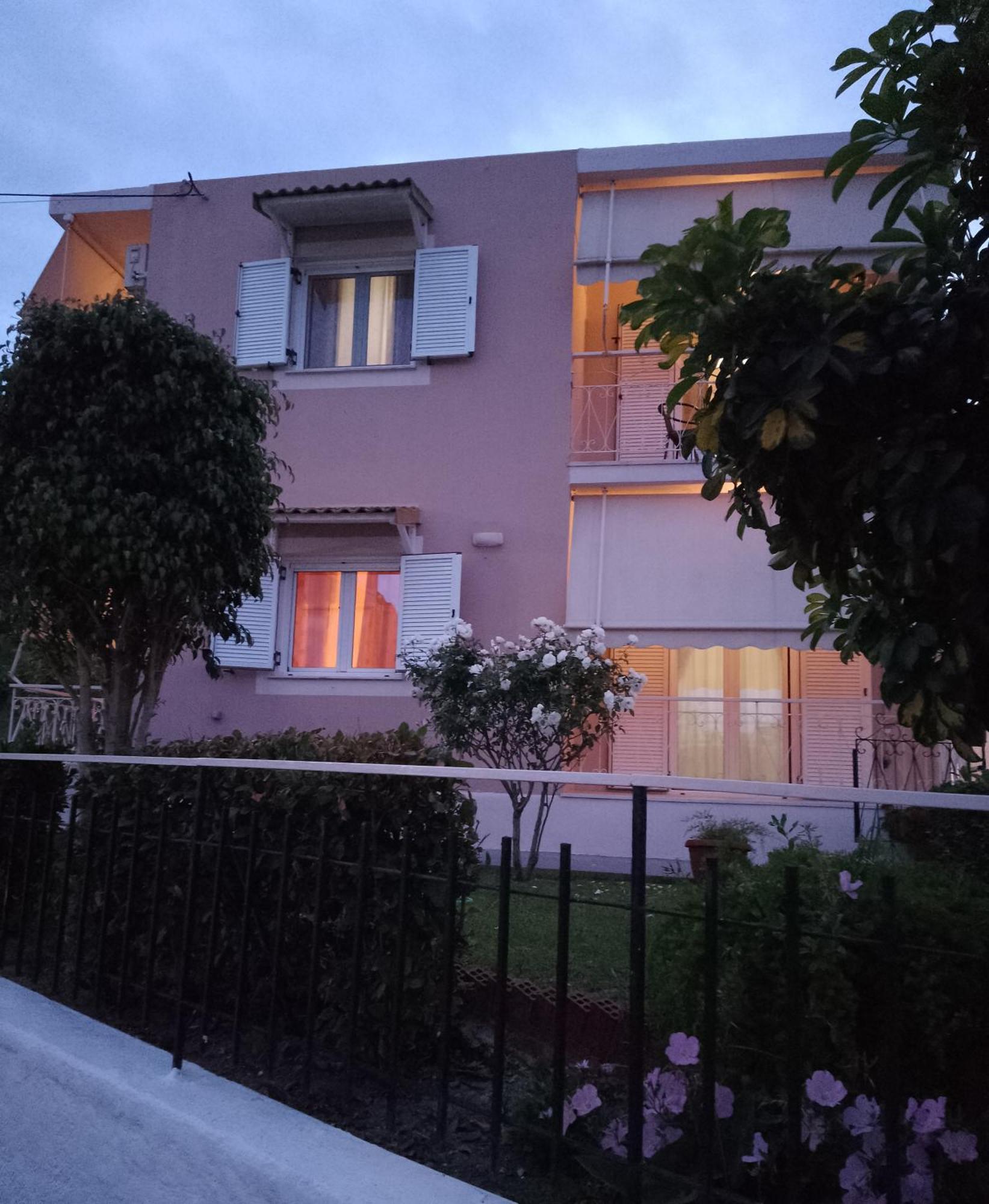 Vicky'S Guesthouse Kavos Bagian luar foto