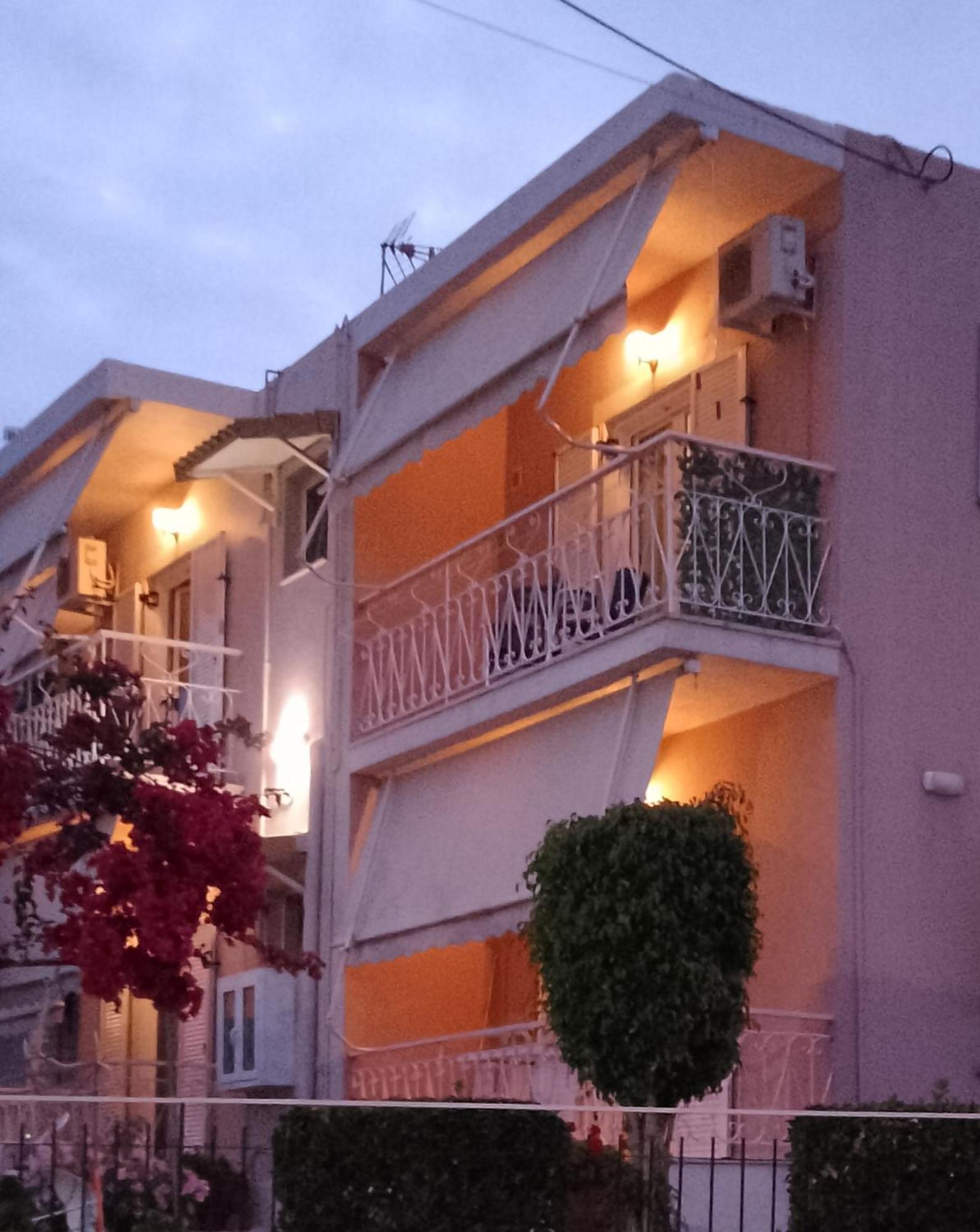 Vicky'S Guesthouse Kavos Bagian luar foto