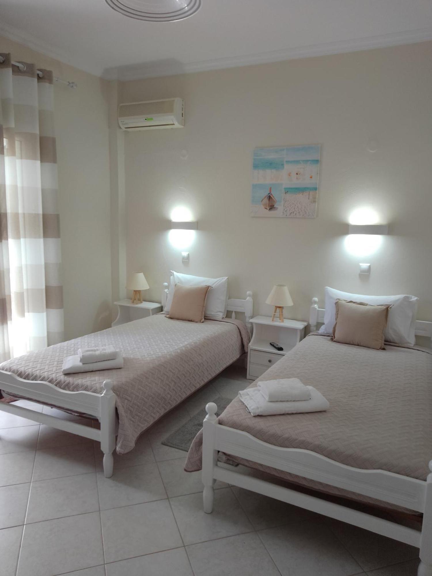 Vicky'S Guesthouse Kavos Bagian luar foto